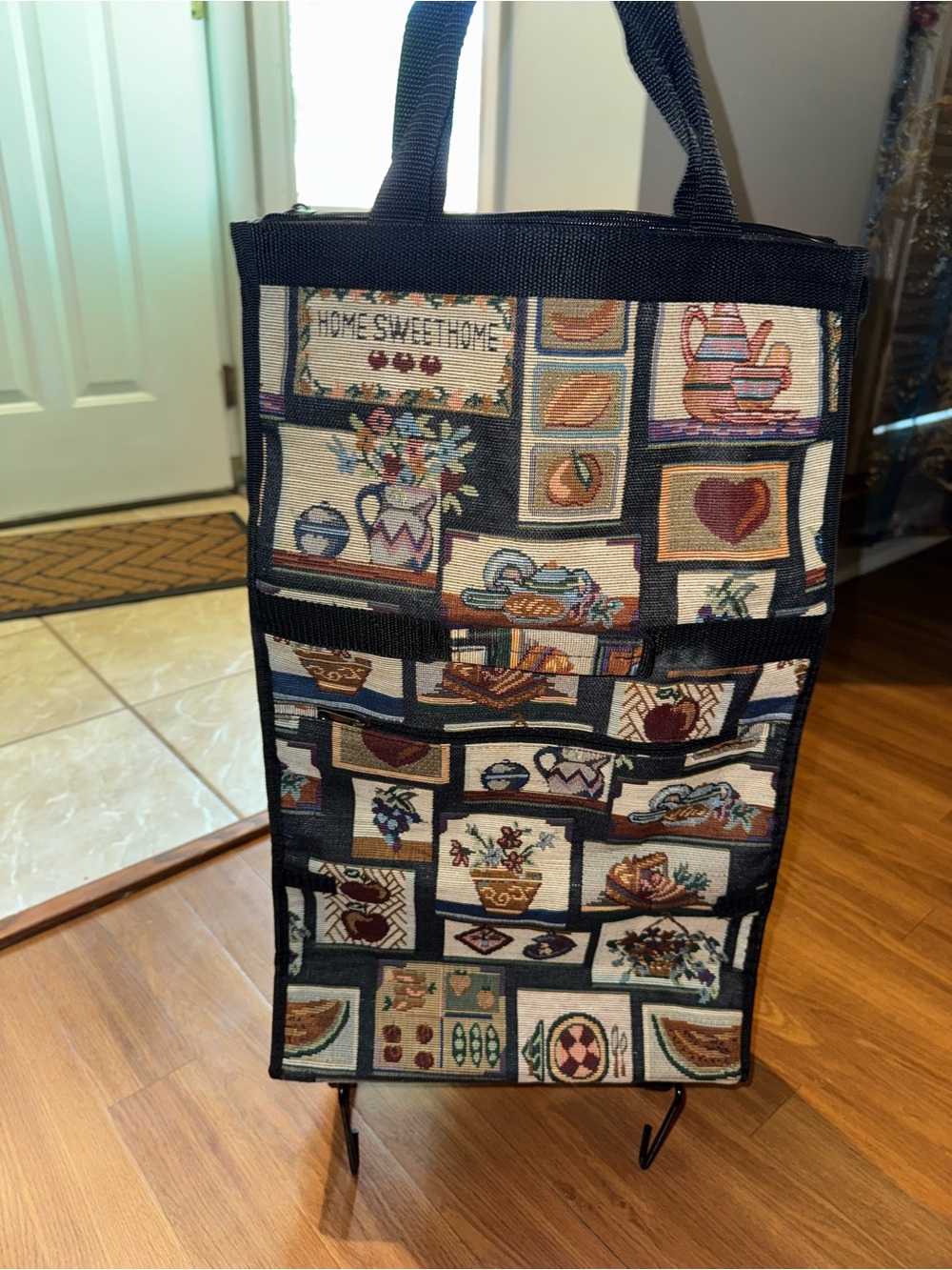 Rolling tapestry bag